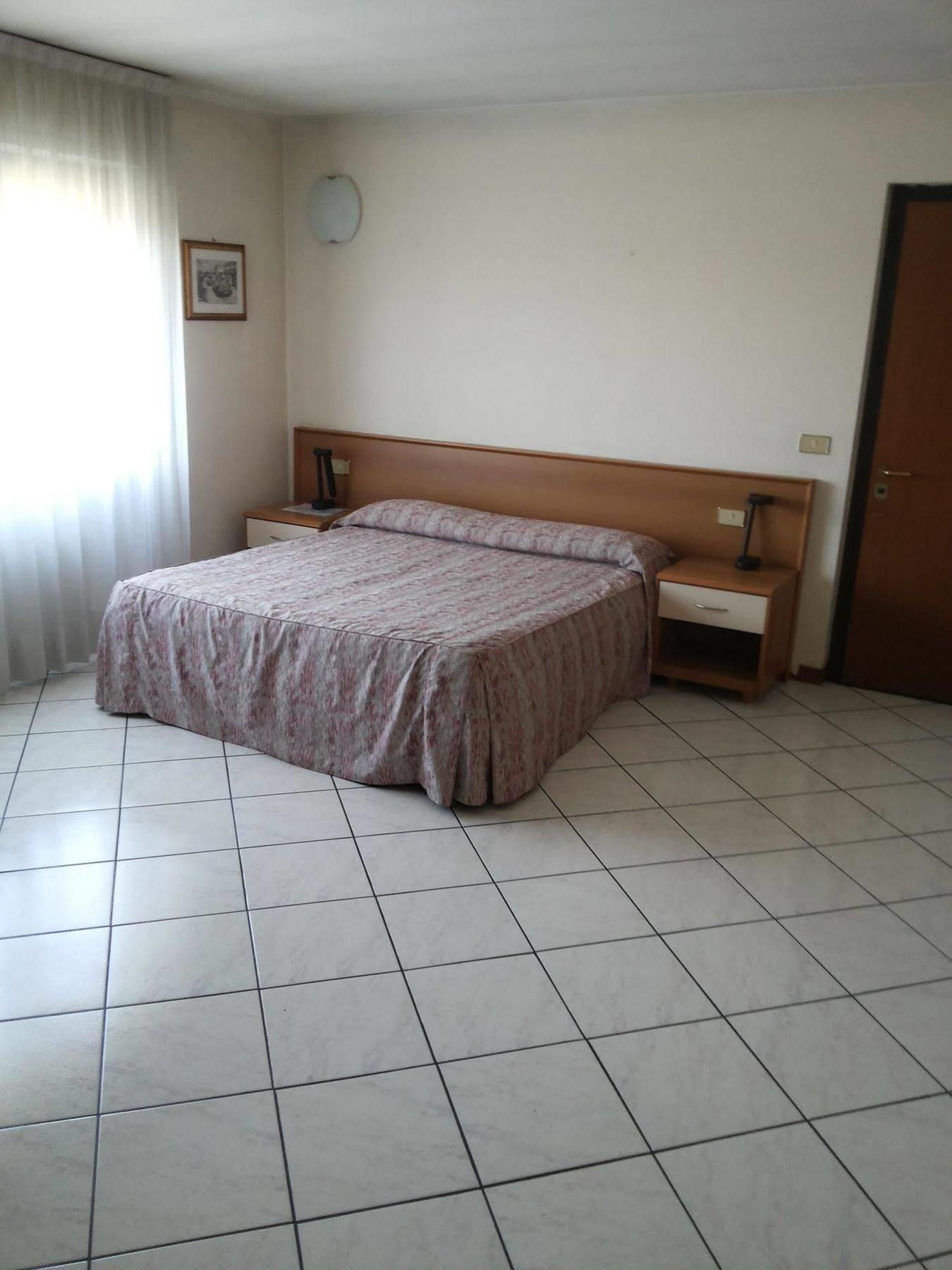 Hotel Residence La Fontana Марьяно-Коменсе Экстерьер фото